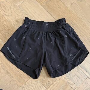Lululemon Hotty Hot Short II *Long 4"
Polka Dot Logo Multi / Black